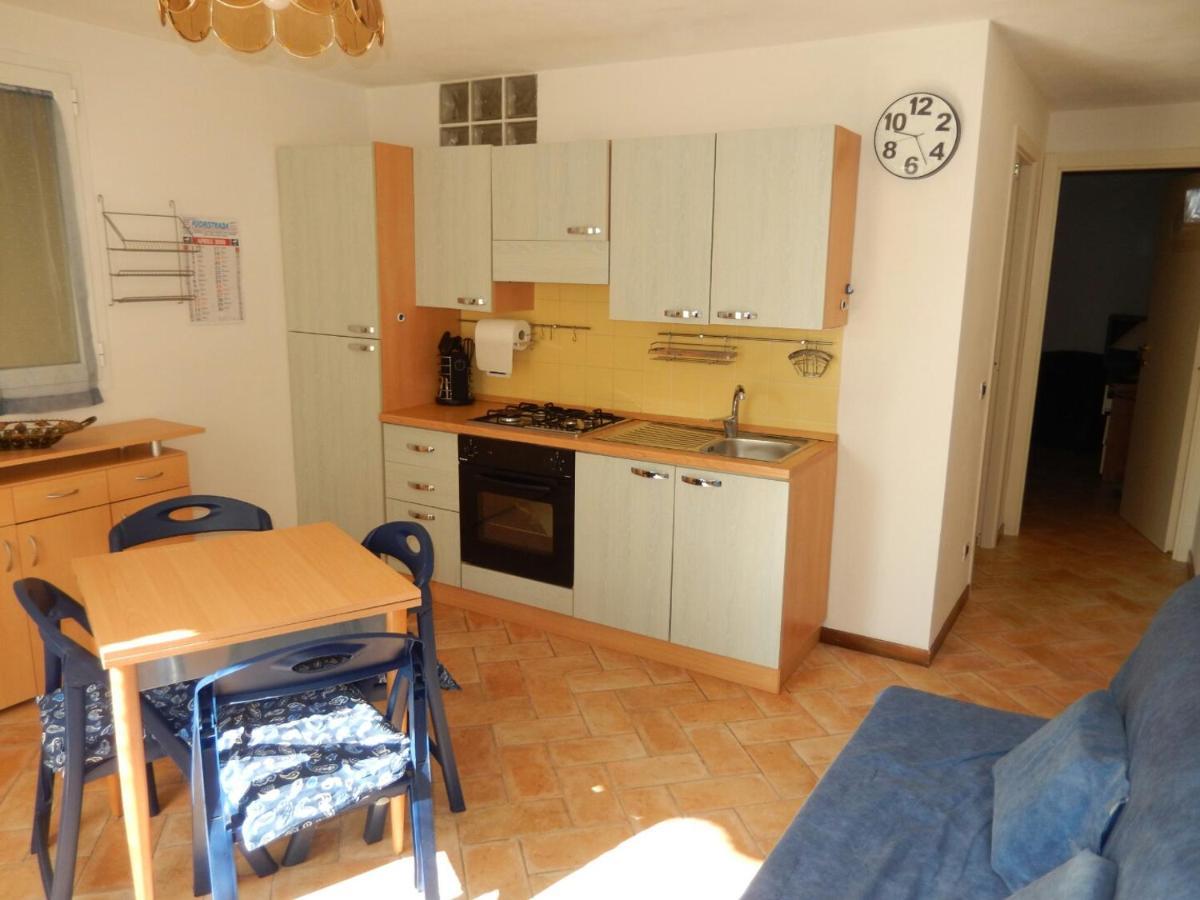 Nina House Apartment อิมเปรีอา ภายนอก รูปภาพ
