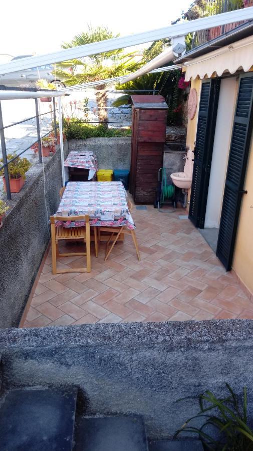 Nina House Apartment อิมเปรีอา ภายนอก รูปภาพ