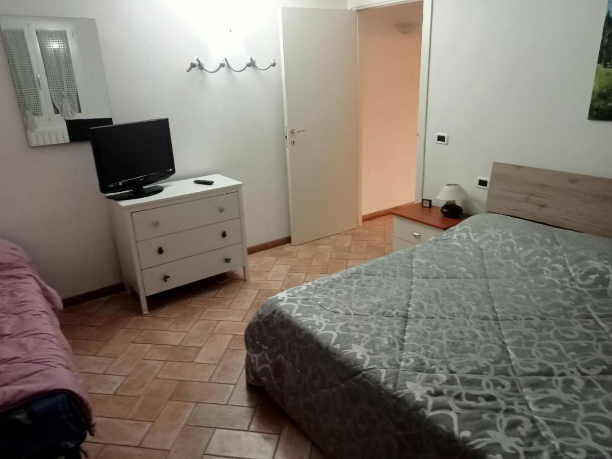 Nina House Apartment อิมเปรีอา ภายนอก รูปภาพ