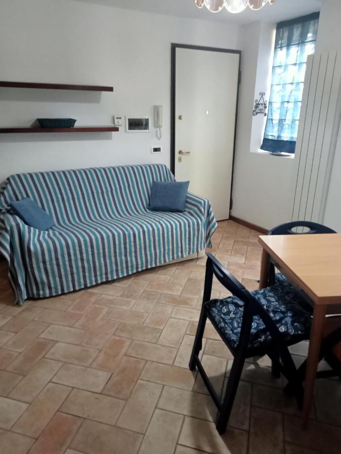 Nina House Apartment อิมเปรีอา ภายนอก รูปภาพ
